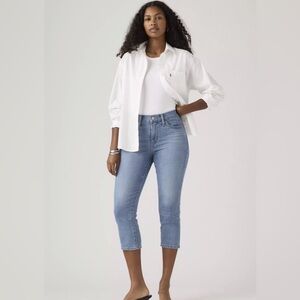 NWT Levis 311 Capri Jeans